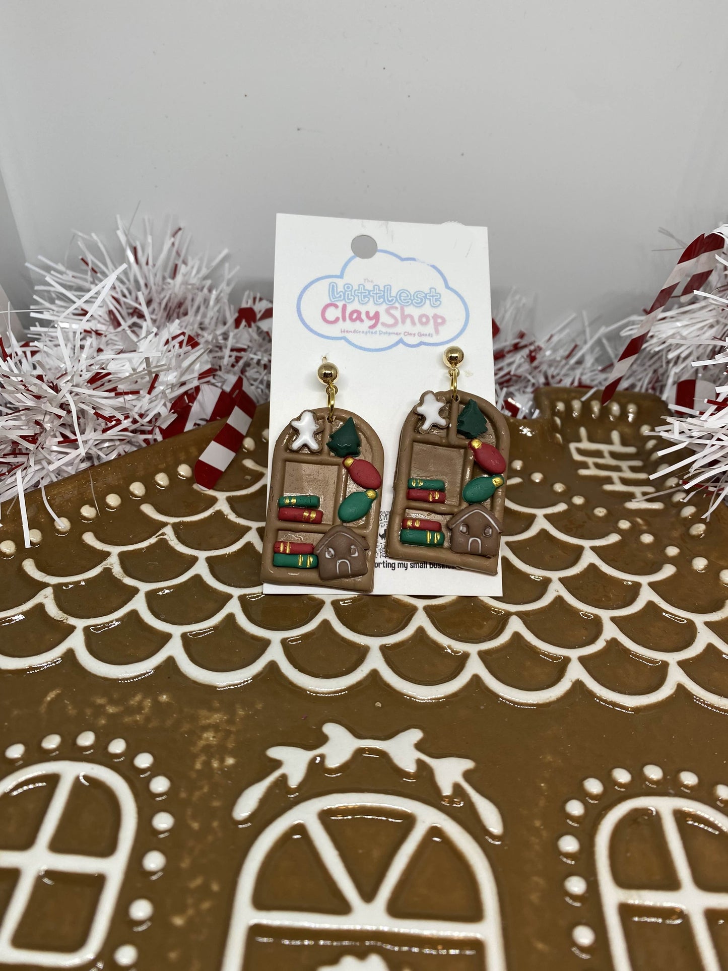 Christmas Bookshelves